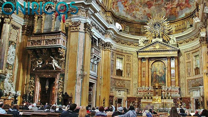 sonar con una iglesia iluminada - oniromancia