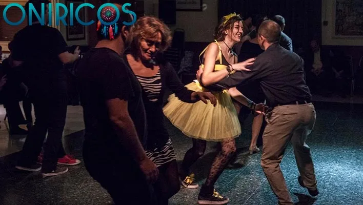 significado de Soñar con bailar con desconocidos