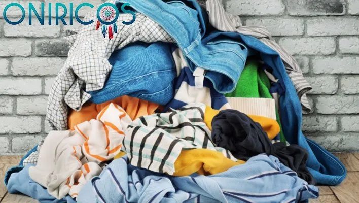 soñar con ropa sucia - oniromancia.jpg