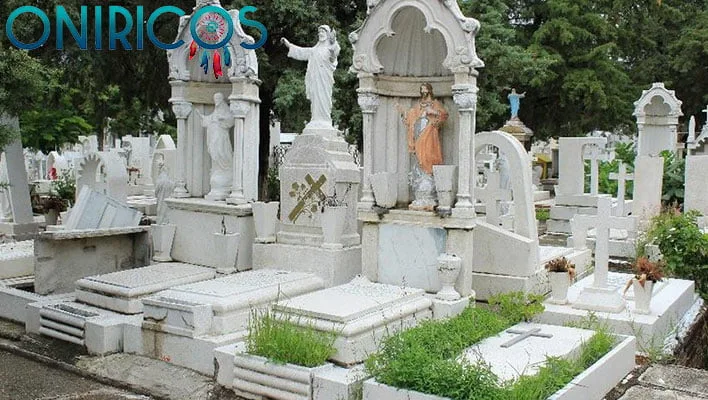 Soñar con tumbas -oniromancia
